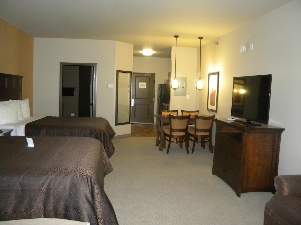 Teddy'S Residential Suites Watford City Экстерьер фото