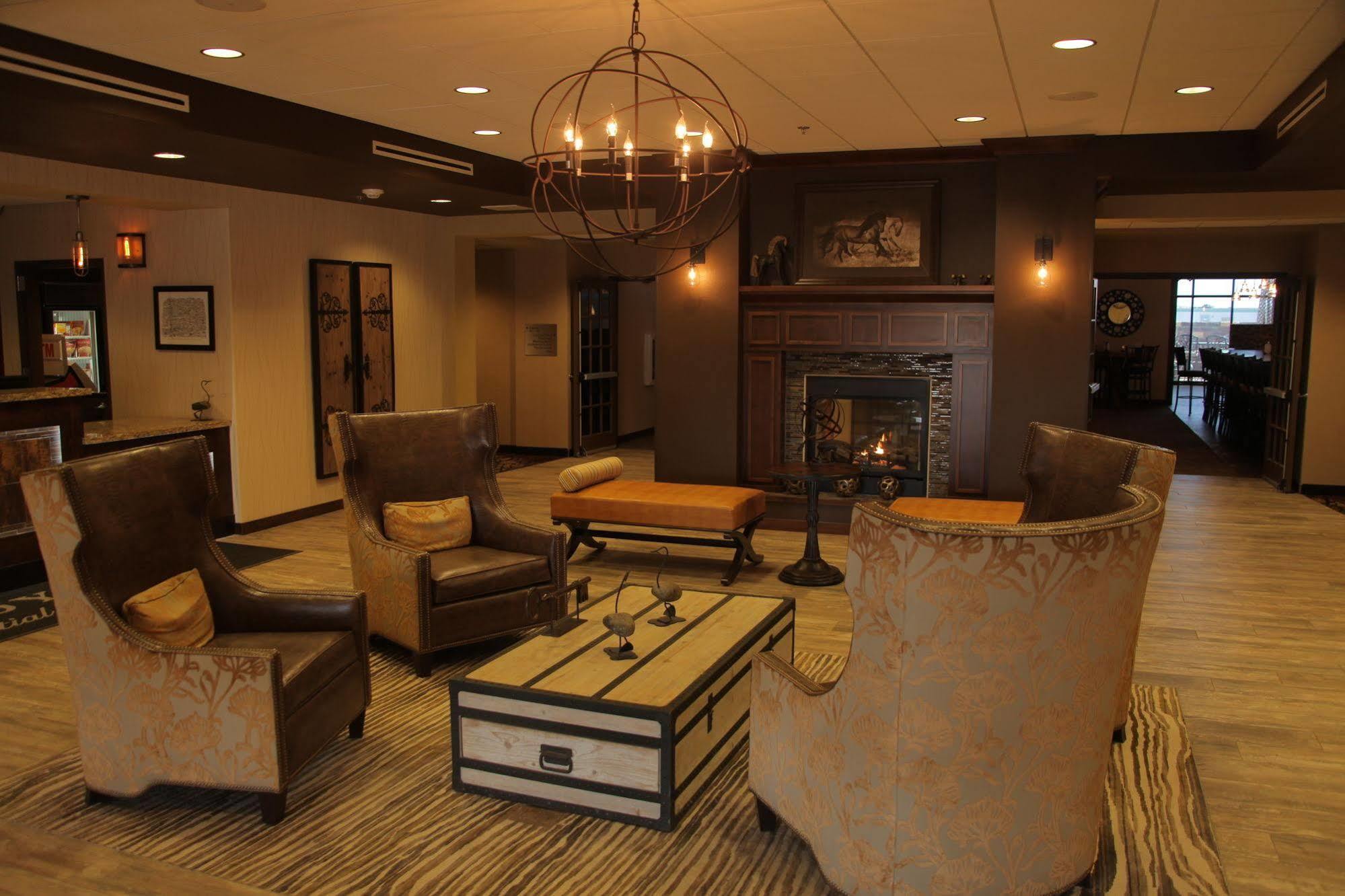 Teddy'S Residential Suites Watford City Экстерьер фото