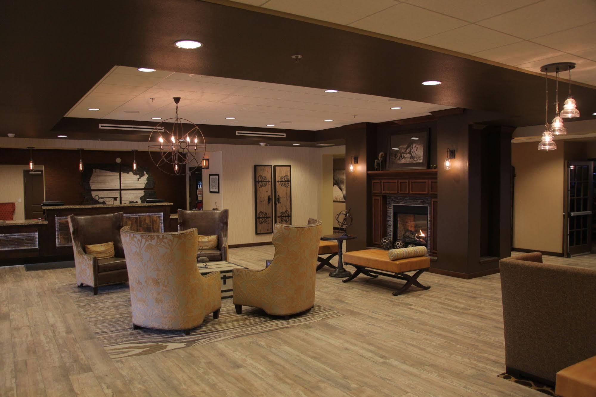 Teddy'S Residential Suites Watford City Экстерьер фото