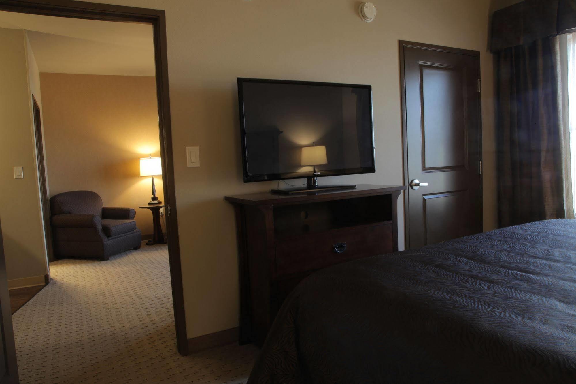 Teddy'S Residential Suites Watford City Экстерьер фото