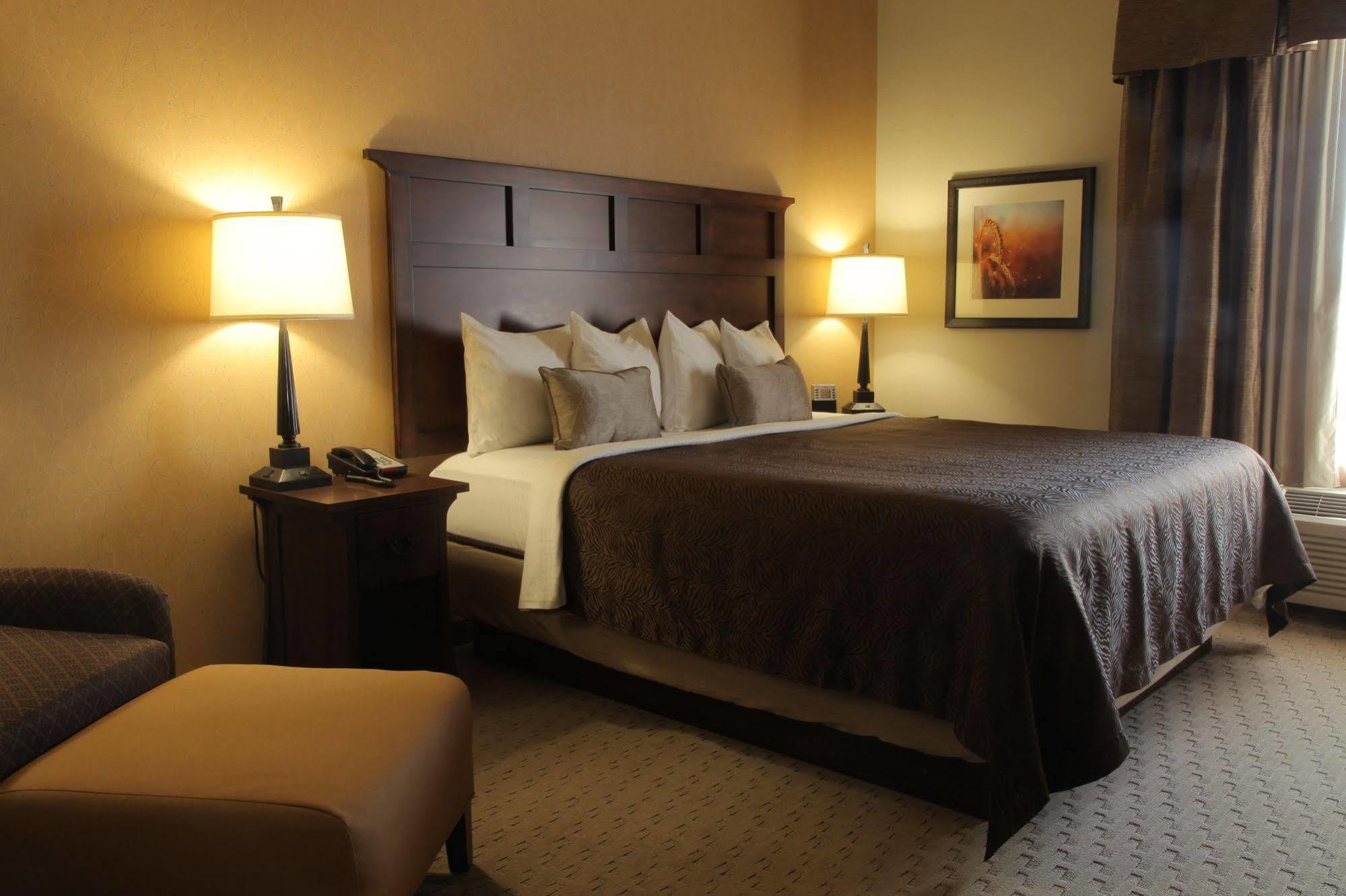 Teddy'S Residential Suites Watford City Экстерьер фото